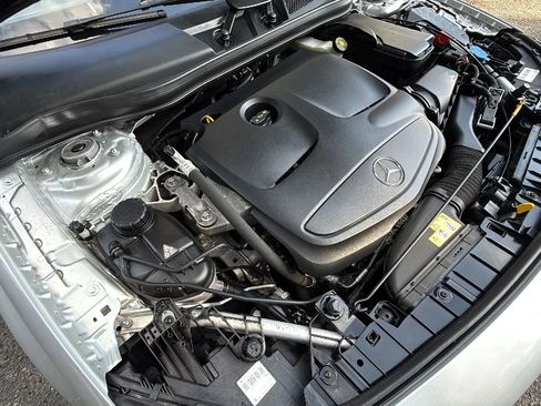 Used 2018 Mercedes-Benz GLA 250 4MATIC image 47