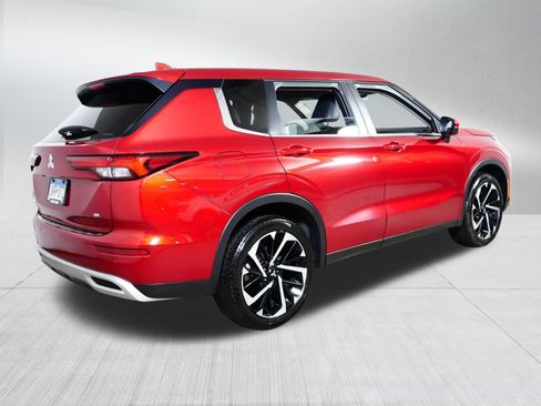 Used 2022 Mitsubishi Outlander SE AWD/4WD image 7