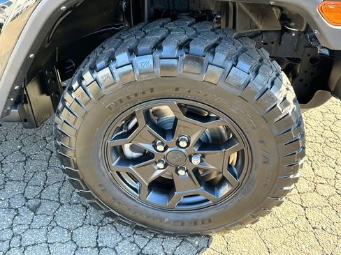 Used 2022 Jeep Gladiator Willys image 7