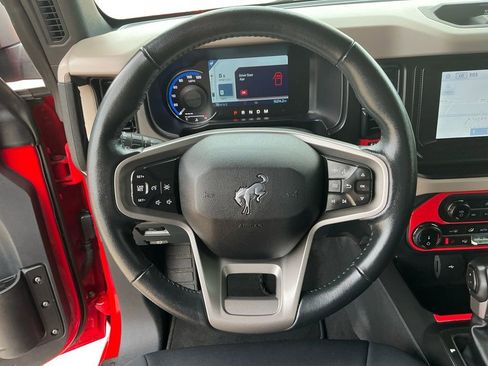 Used 2022 Ford Bronco Wildtrak image 18