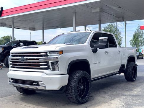 Used 2022 Chevrolet Silverado 2500 High Country w/ Z71 Off-Road Package AWD/4WD image 6
