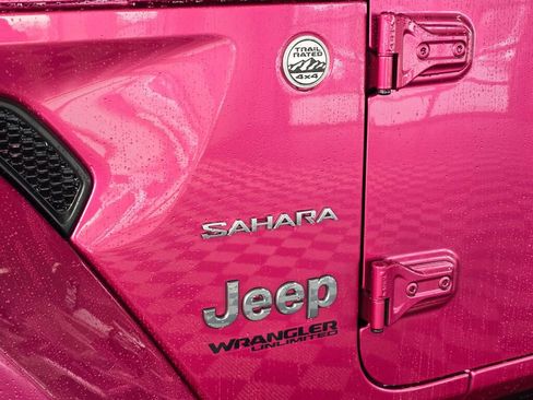 Used 2022 Jeep Wrangler Unlimited Sahara image 11