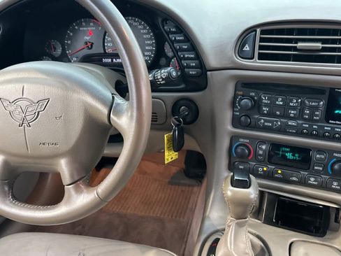 Used 2003 Chevrolet Corvette Coupe w/ Preferred Equipment Group image 13