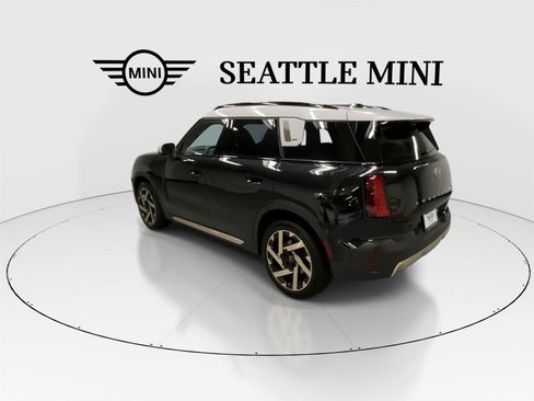 Certified 2025 MINI Cooper Countryman S w/ Comfort Package Max image 8