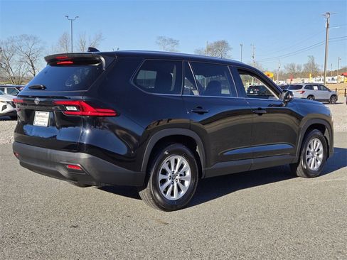 Used 2025 Toyota Grand Highlander AWD image 5