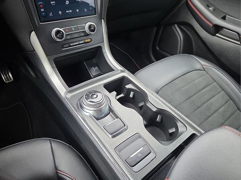 Certified 2024 Ford Edge ST-Line AWD/4WD image 25