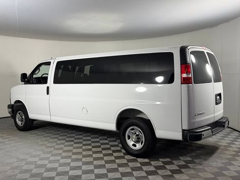 Used 2025 Chevrolet Express 3500 LT w/ LT Preferred Equipment Group RWD image 9
