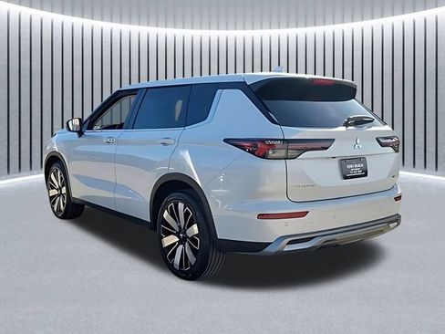 New 2026 Mitsubishi Outlander SE FWD image 4