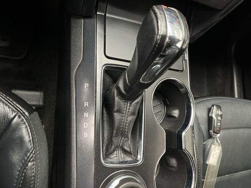 Used 2017 Ford Explorer XLT w/ Equipment Group 202A image 26