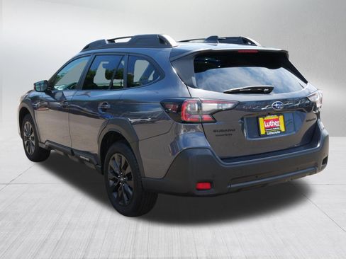 Used 2025 Subaru Outback Onyx Edition AWD/4WD image 5