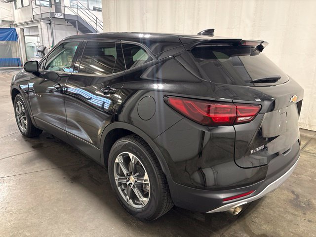 Used 2025 Chevrolet Blazer LT FWD image 6