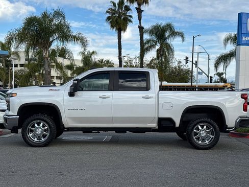 Used 2024 Chevrolet Silverado 2500 LT w/ Convenience Package image 2