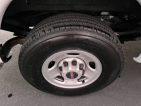 Used 2024 Chevrolet Express 2500 w/ Driver Convenience Package image 14