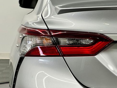 Certified 2022 Toyota Camry SE image 11