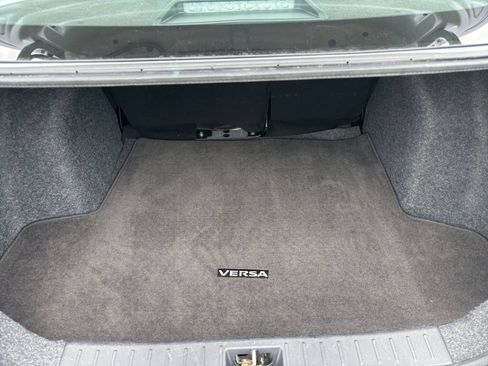 Used 2025 Nissan Versa SV FWD image 31