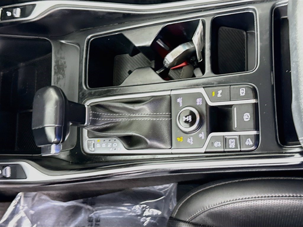 Used 2024 Kia Sorento S AWD/4WD image 19