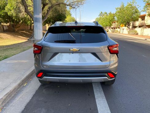 Used 2025 Chevrolet Trax LT w/ Driver Confidence Package image 7