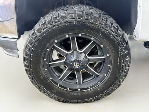 Used 2017 Chevrolet Silverado 1500 LT w/ All Star Edition AWD/4WD image 36