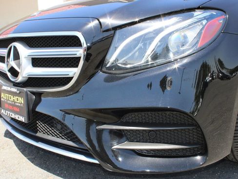 Used 2019 Mercedes-Benz E 300 image 4
