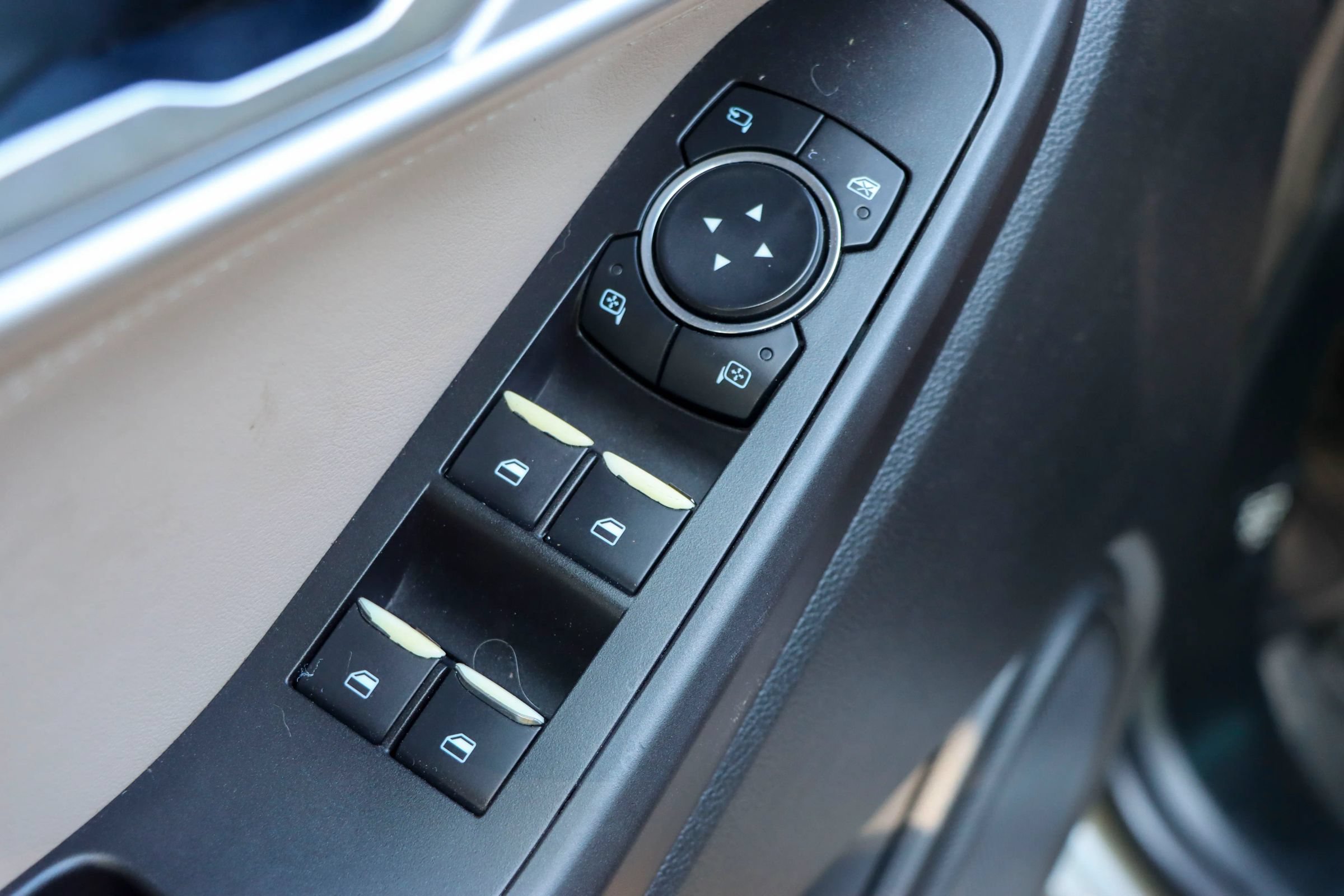 Used 2020 Ford Explorer Limited RWD image 13