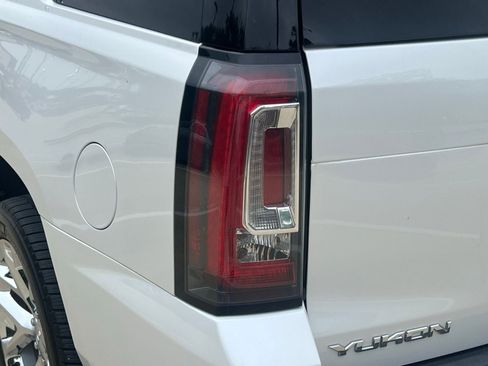 Used 2018 GMC Yukon Denali w/ Denali Ultimate Package RWD image 13