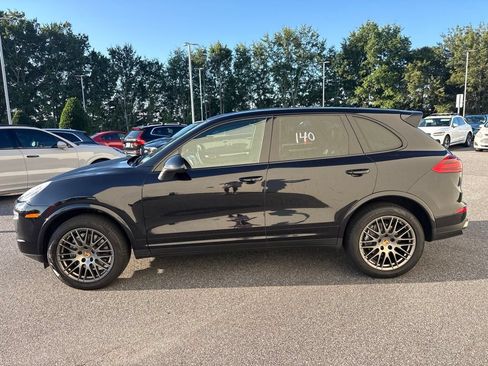 Used 2017 Porsche Cayenne AWD/4WD image 6