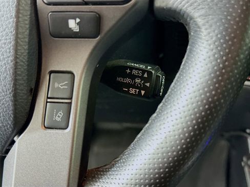 Used 2020 Toyota Tacoma TRD Off-Road image 11