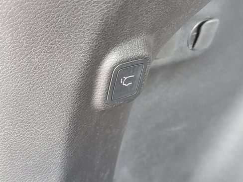 Used 2022 Jeep Cherokee Latitude w/ Sun & Sound Group AWD/4WD image 9