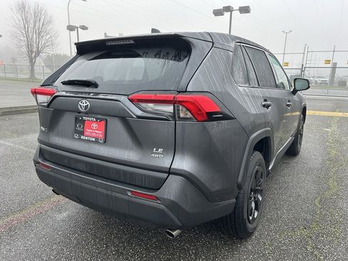 Certified 2022 Toyota RAV4 LE image 5