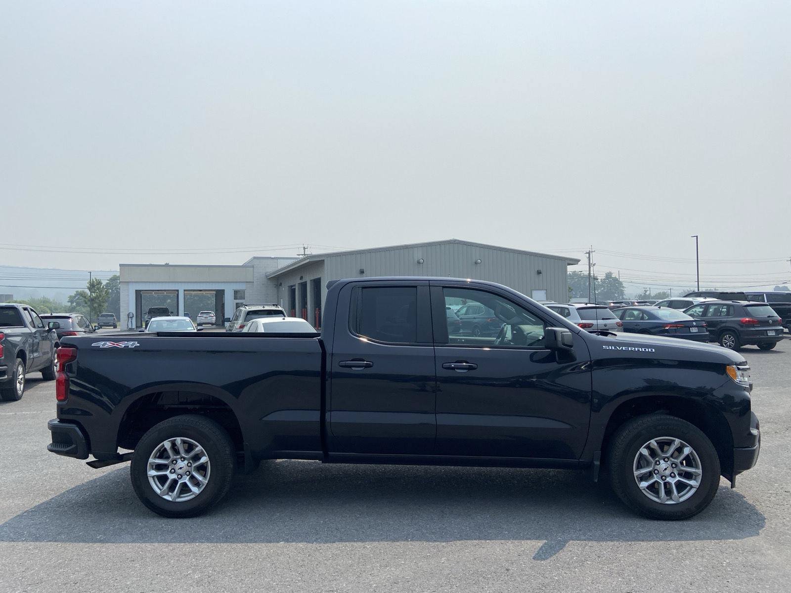 Used 2023 Chevrolet Silverado 1500 RST AWD/4WD image 6