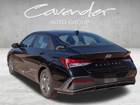 Used 2024 Hyundai Elantra SEL image 5
