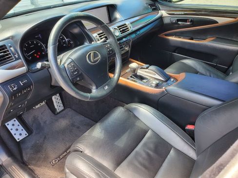 Used 2017 Lexus LS 460 w/ F Sport Midnight Edition RWD image 16