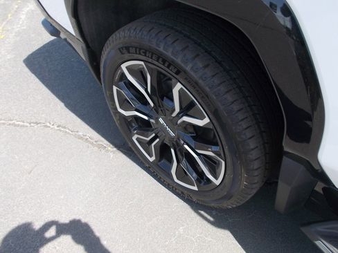 New 2025 GMC Sierra EV Denali image 11