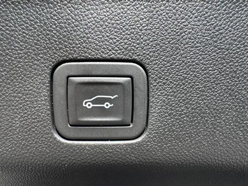 Used 2025 Chevrolet Tahoe Premier RWD image 42