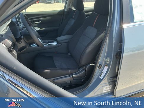 New 2025 Nissan Sentra SR w/ Midnight Edition image 9