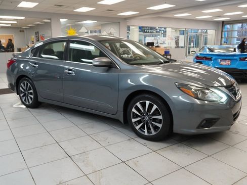 Used 2016 Nissan Altima 2.5 SL w/ 2.5 Technology w/LED Package image 14