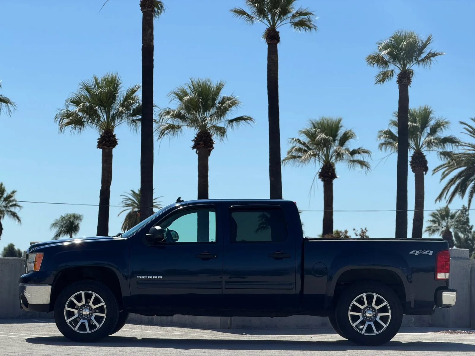 Used 2011 GMC Sierra 1500 SL AWD/4WD image 9
