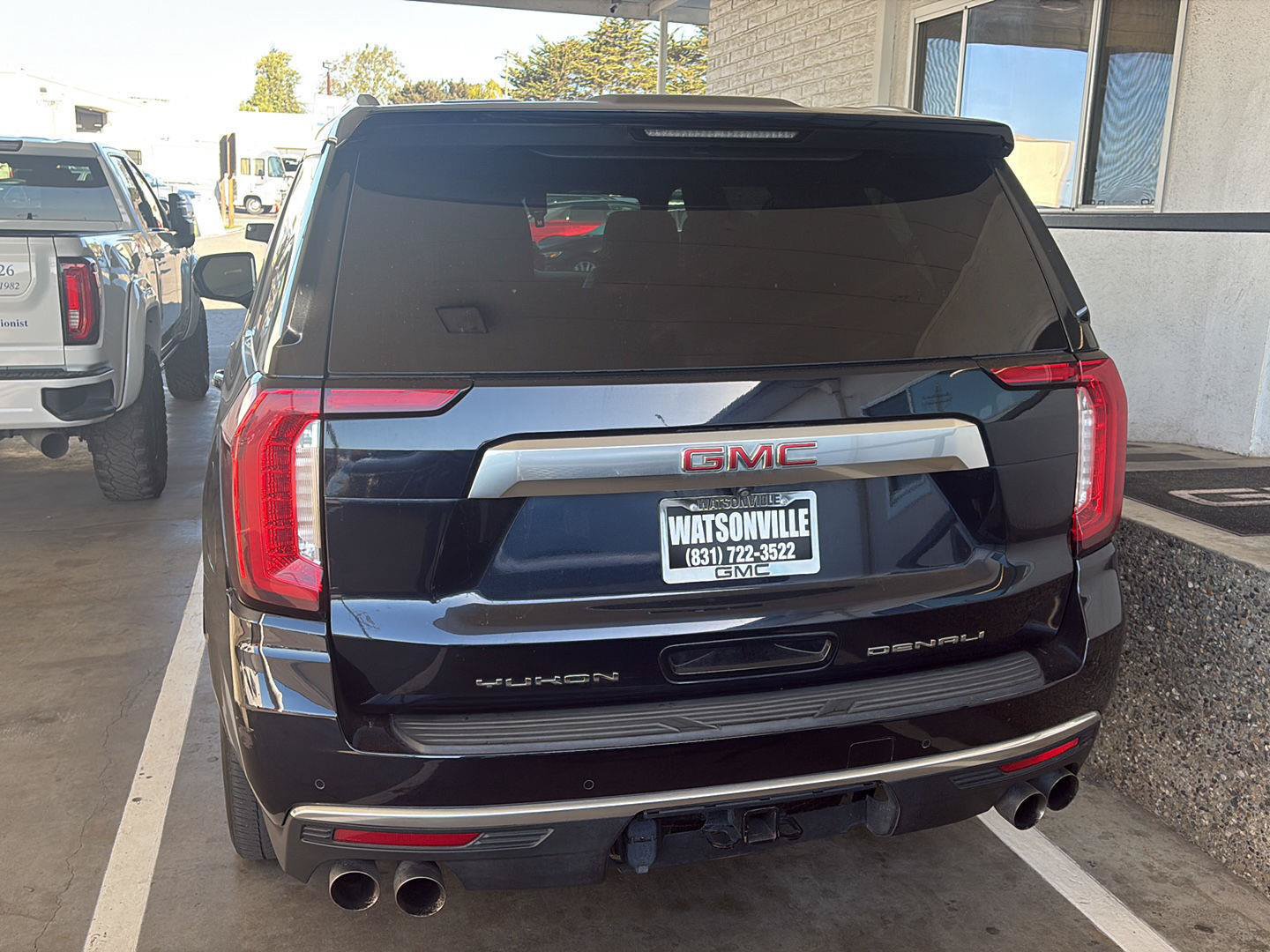 Used 2023 GMC Yukon Denali AWD/4WD image 3