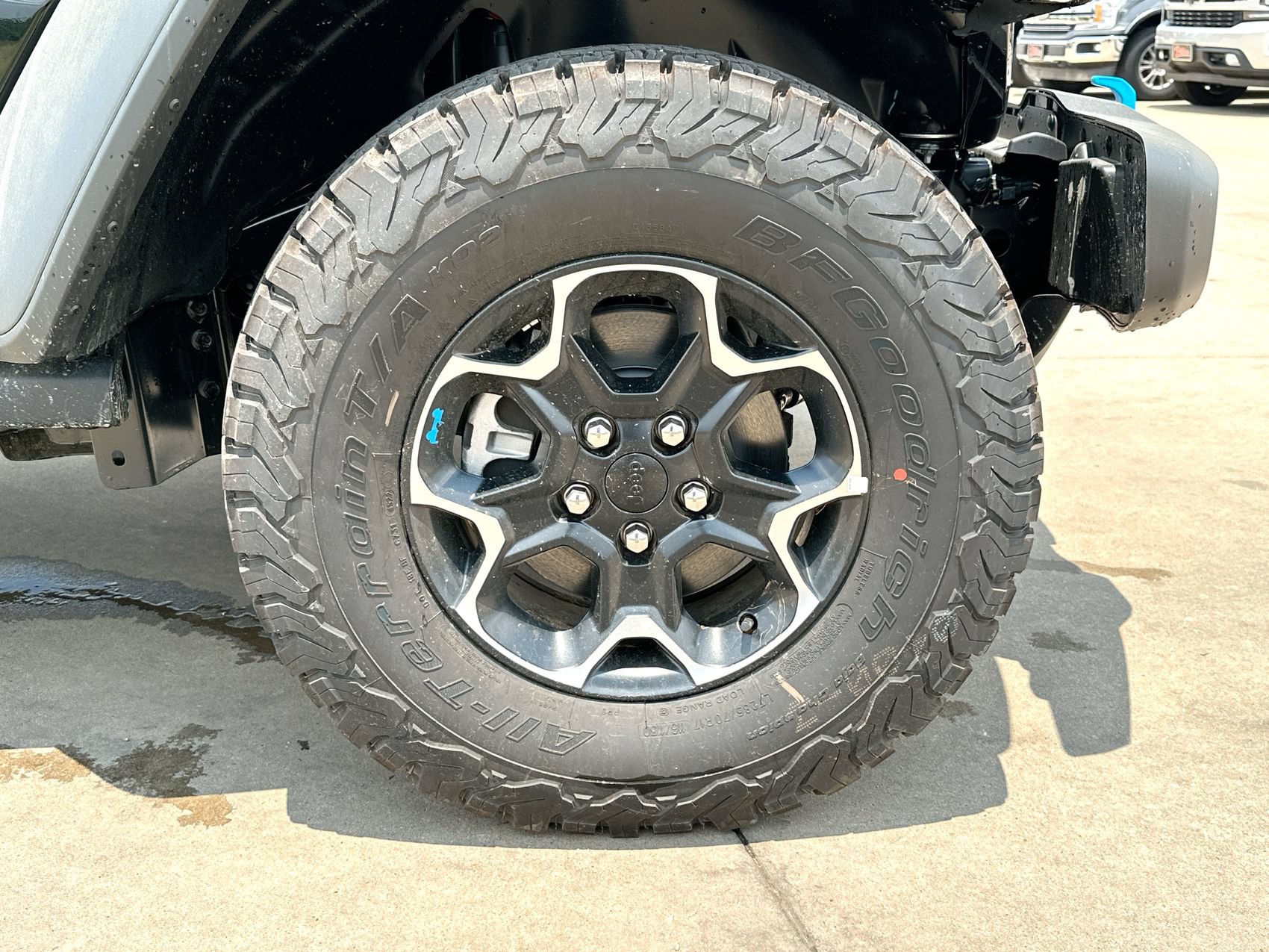 New 2023 Jeep Wrangler Unlimited Rubicon 4xe w/ Cold Weather Group AWD/4WD image 10