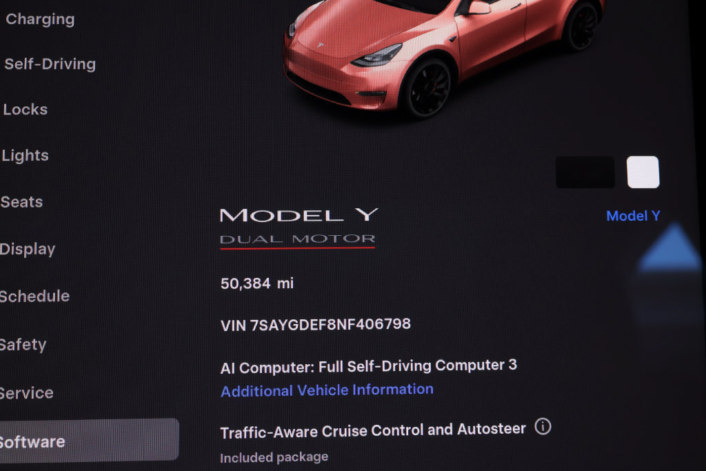 Used 2022 Tesla Model Y Performance AWD/4WD image 33