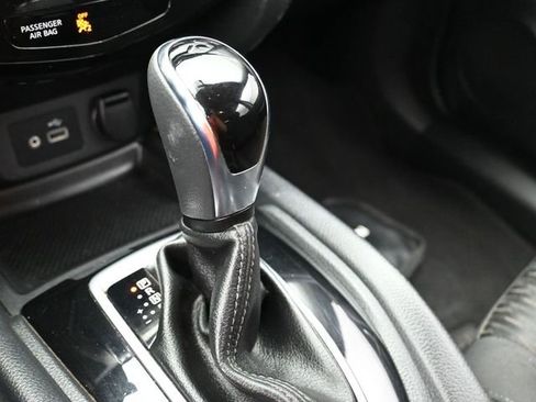 Used 2018 Nissan Rogue S image 22