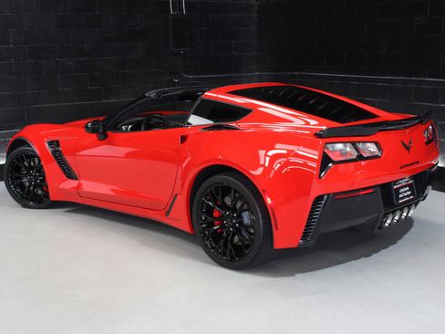 Used 2016 Chevrolet Corvette Z06 w/ 3LZ Preferred Equipment Group image 11