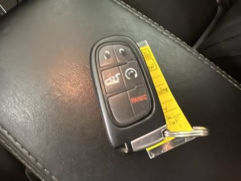 Used 2020 Jeep Cherokee Limited AWD/4WD image 21