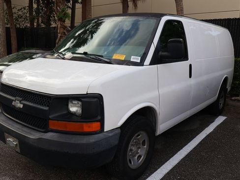 Used 2007 Chevrolet Express 2500 image 2