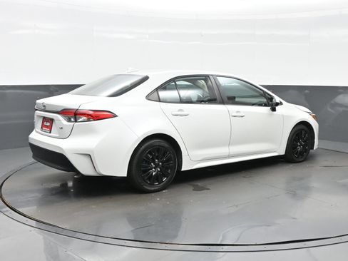 Used 2023 Toyota Corolla LE FWD image 6