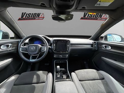 Used 2023 Volvo C40 P8 Recharge Ultimate image 24