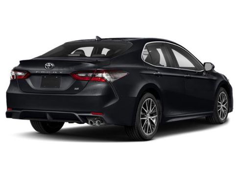 Used 2023 Toyota Camry SE w/ Cold Weather Package FWD image 2