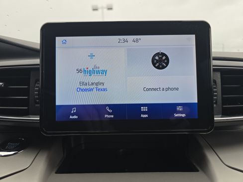 Used 2022 Ford Explorer XLT w/ Equipment Group 202A AWD/4WD image 28
