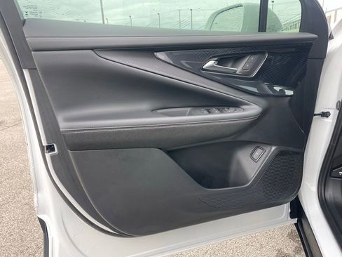 Used 2024 Chevrolet Blazer EV LT image 18