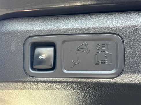 Certified 2024 Ford Expedition XLT AWD/4WD image 10